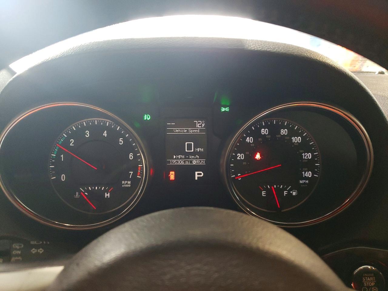 2011 Jeep Grand Cherokee Laredo Серебряный vin: 1J4RR4GG2BC543157