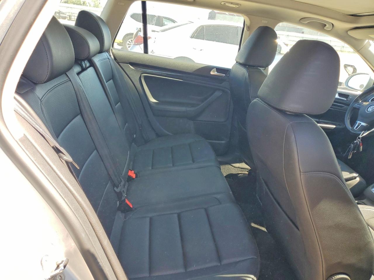 2013 Volkswagen Jetta S Silver vin: 3VWPP7AJ8DM668610