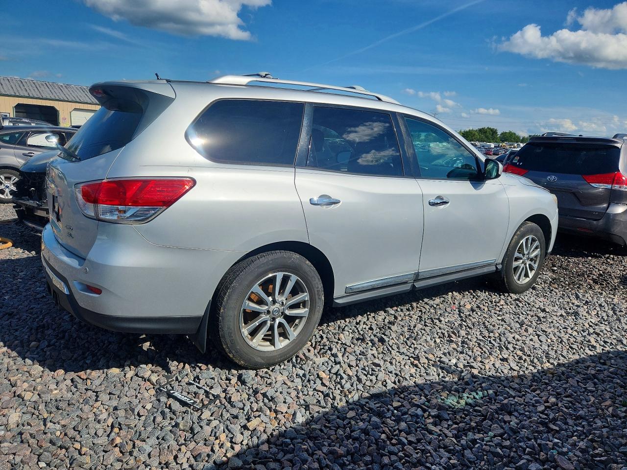 2013 Nissan Pathfinder S Silver vin: 5N1AR2MM4DC690029
