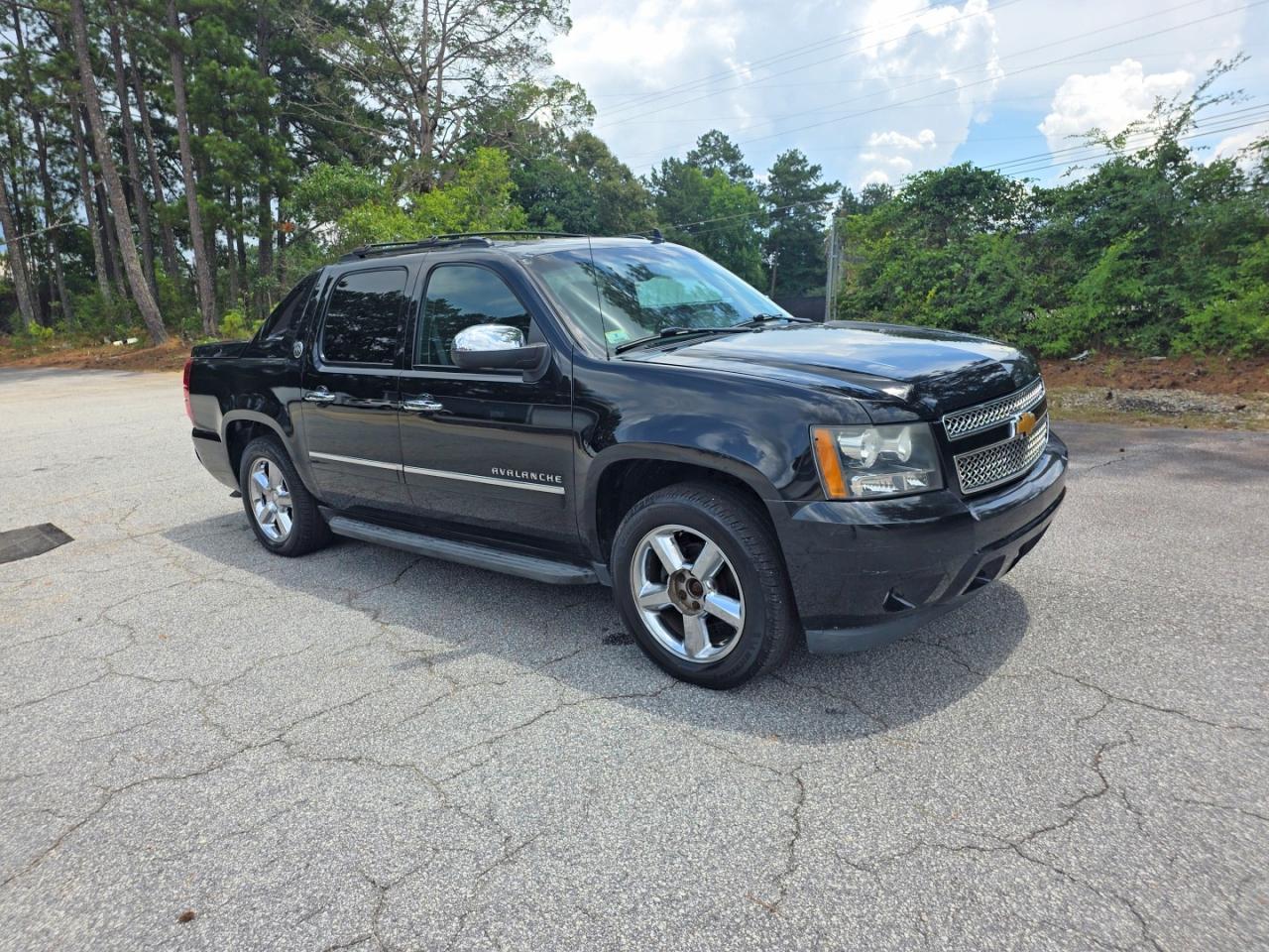 2013 Chevrolet Avalanche Ltz Black vin: 3GNTKGE76DG146093