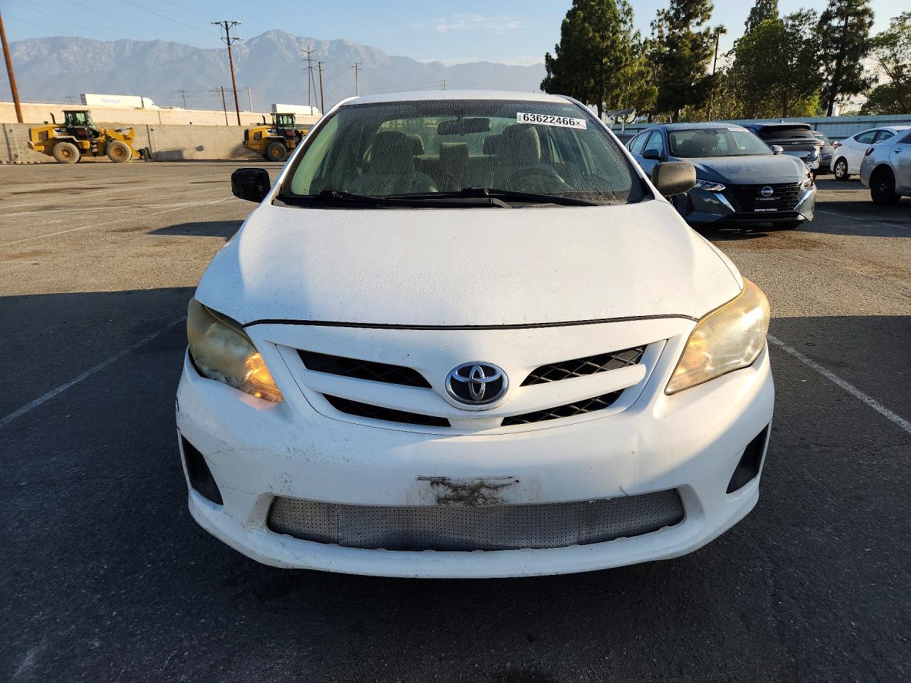 2011 Toyota Corolla Le White vin: JTDBU4EE8B9157234