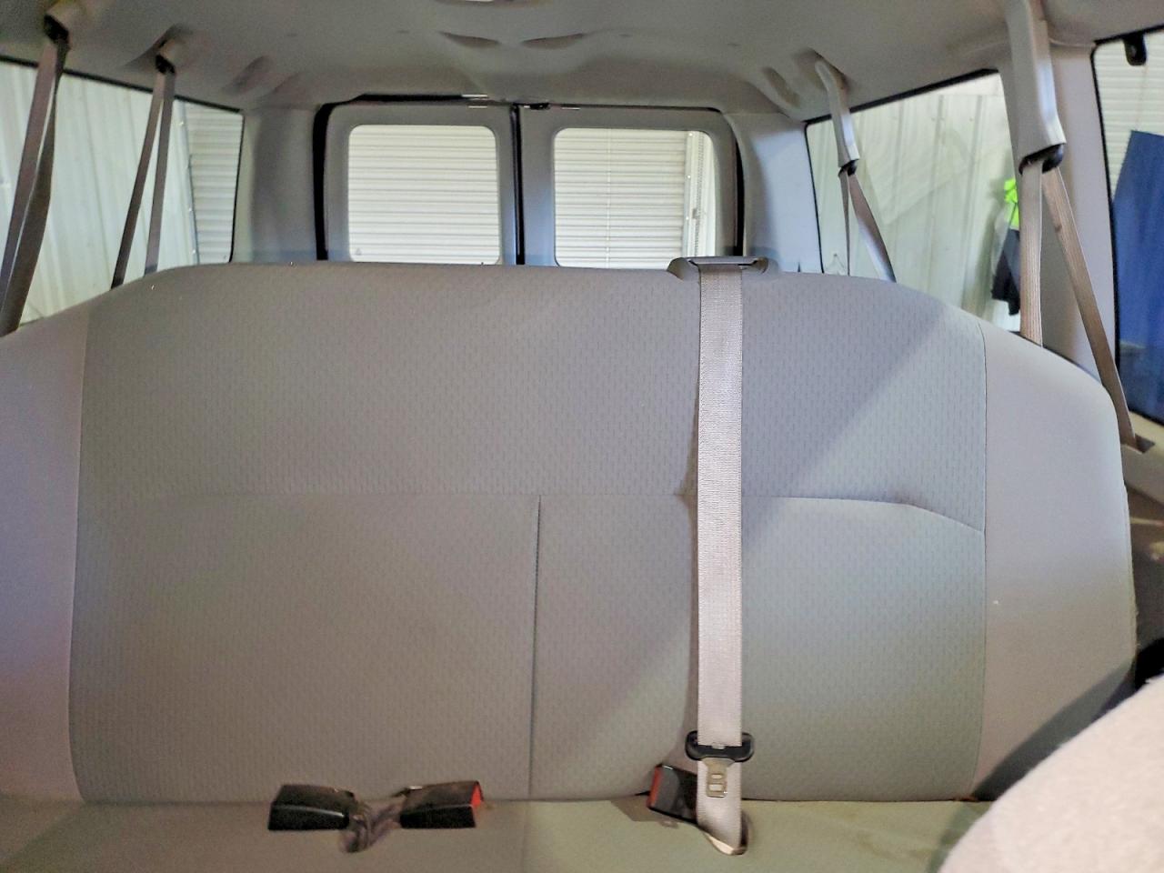 2010 Ford Econoline E150 Wagon Silver vin: 1FMNE1BW7ADA05331