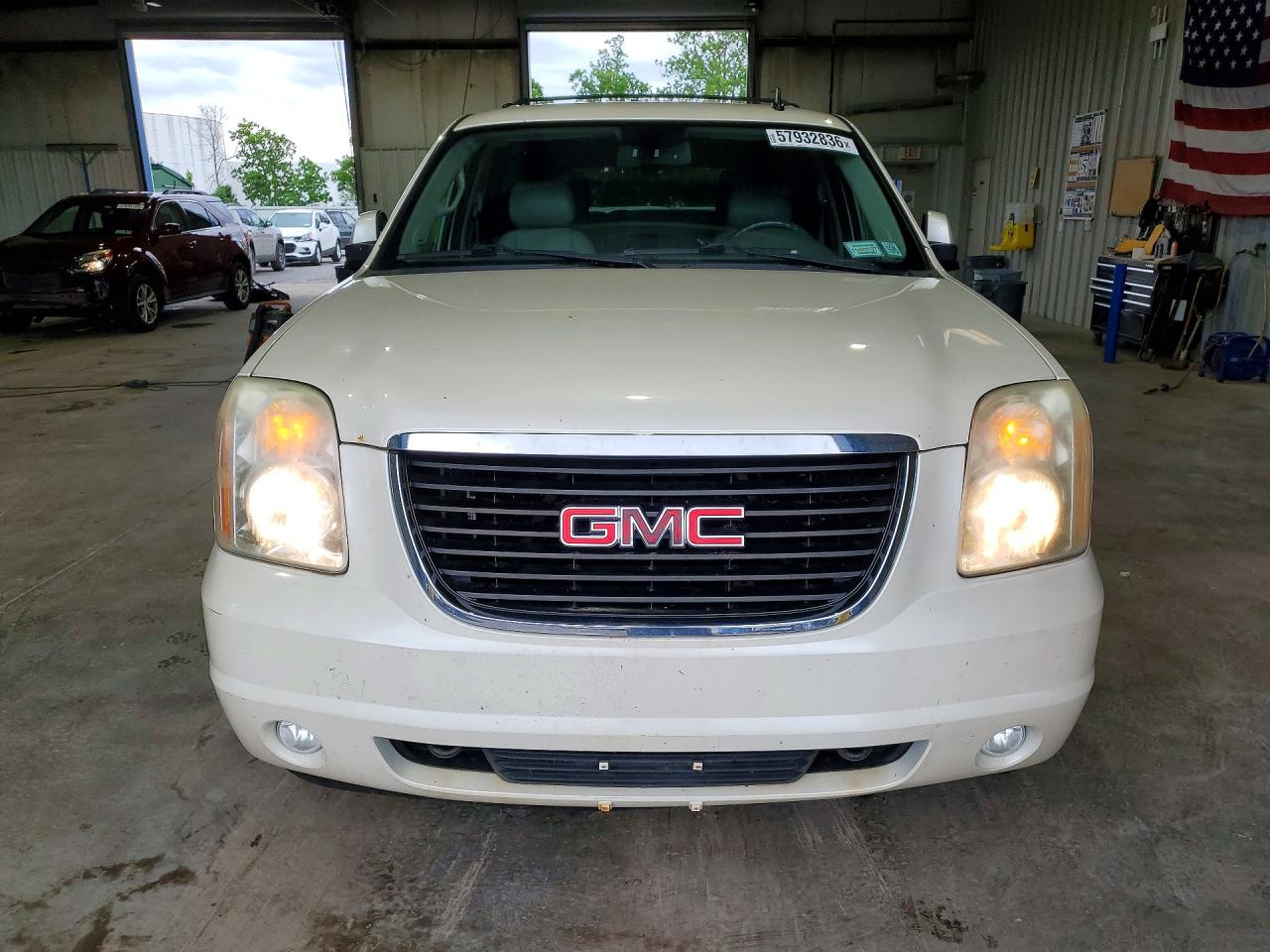2012 Gmc Yukon Slt White vin: 1GKS2CE03CR313772