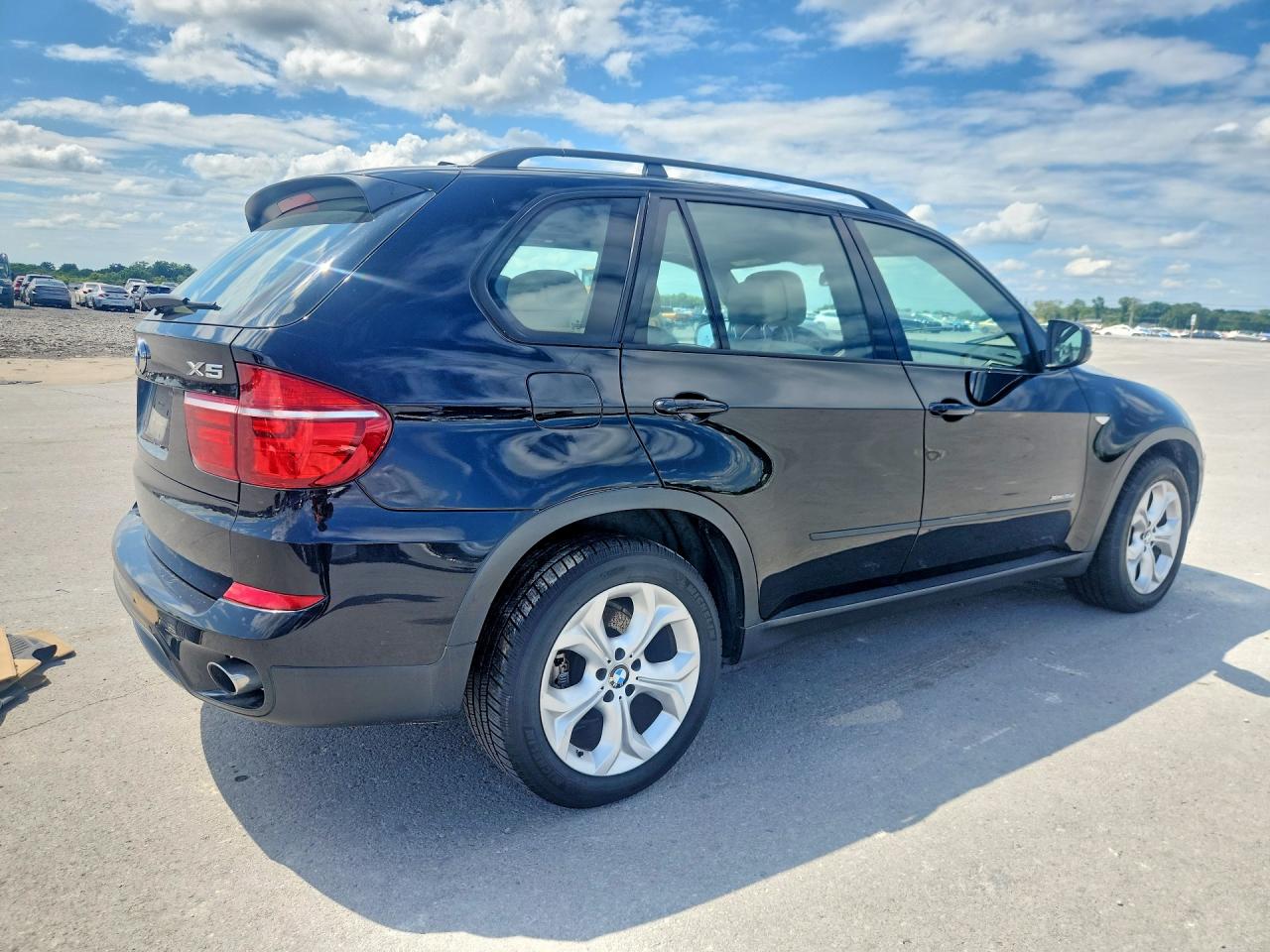 2011 Bmw X5 Xdrive35d Черный vin: 5UXZW0C59BL370215