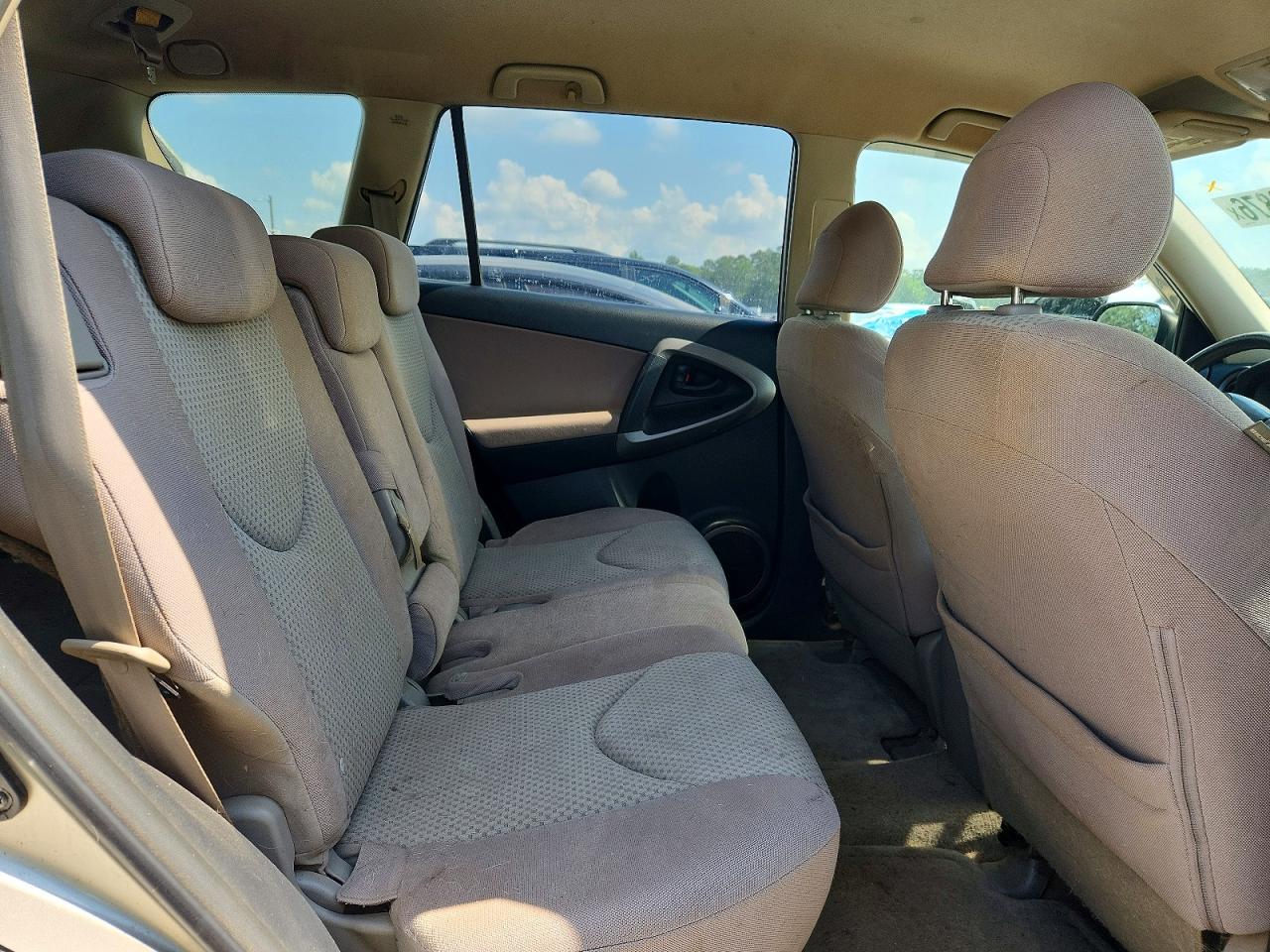 2007 Toyota Rav4 Base Silver vin: JTMZD33VX76031946