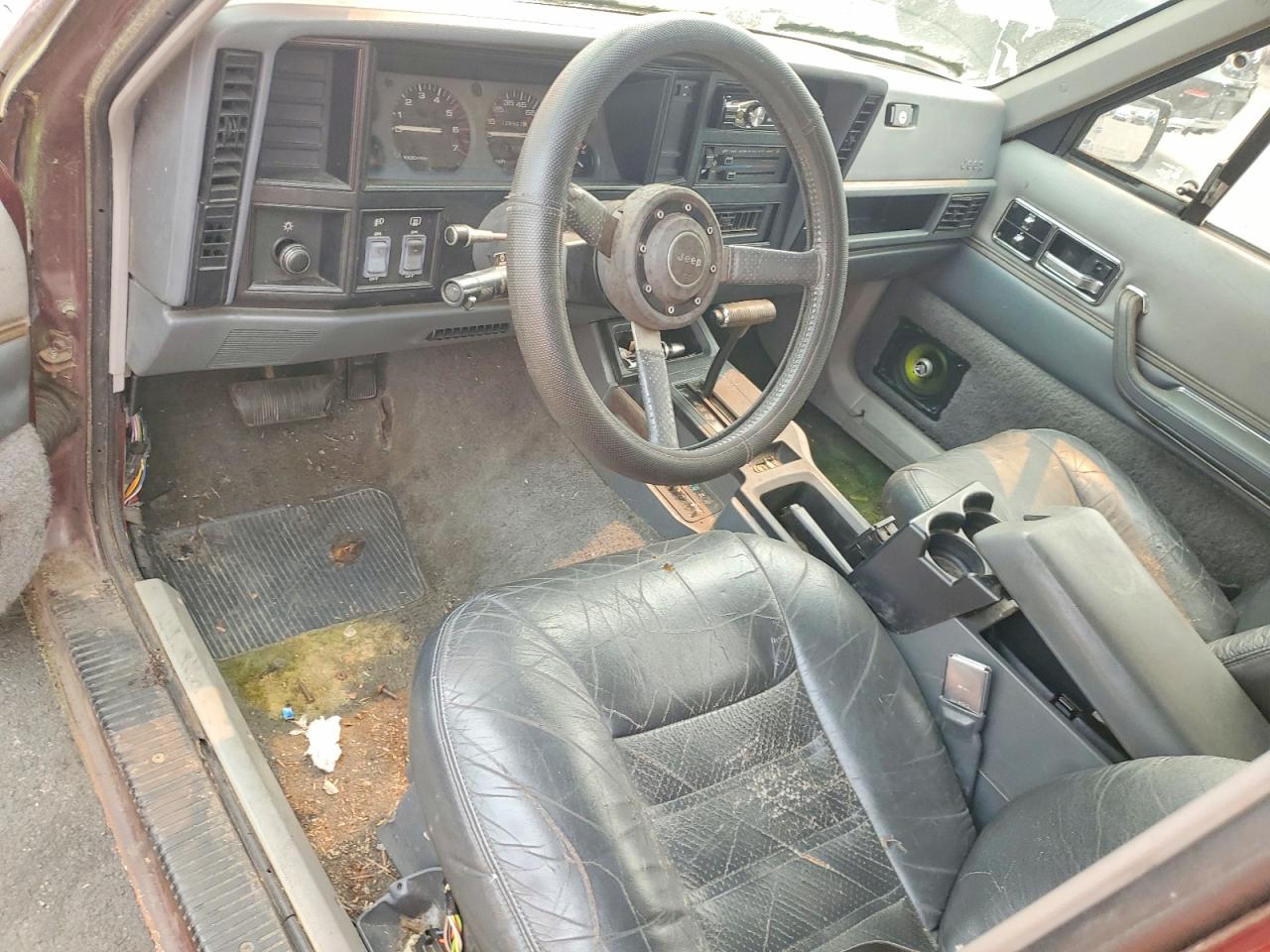1988 Jeep Cherokee Limited Maroon vin: 1JCMT7895JT133632