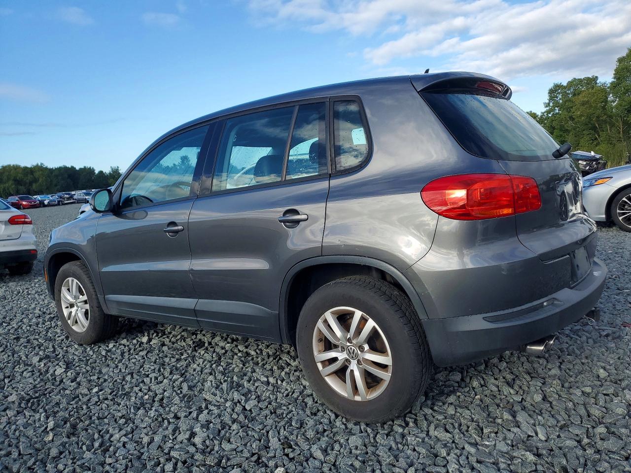 2014 Volkswagen Tiguan S Gray vin: WVGAV3AX8EW541087