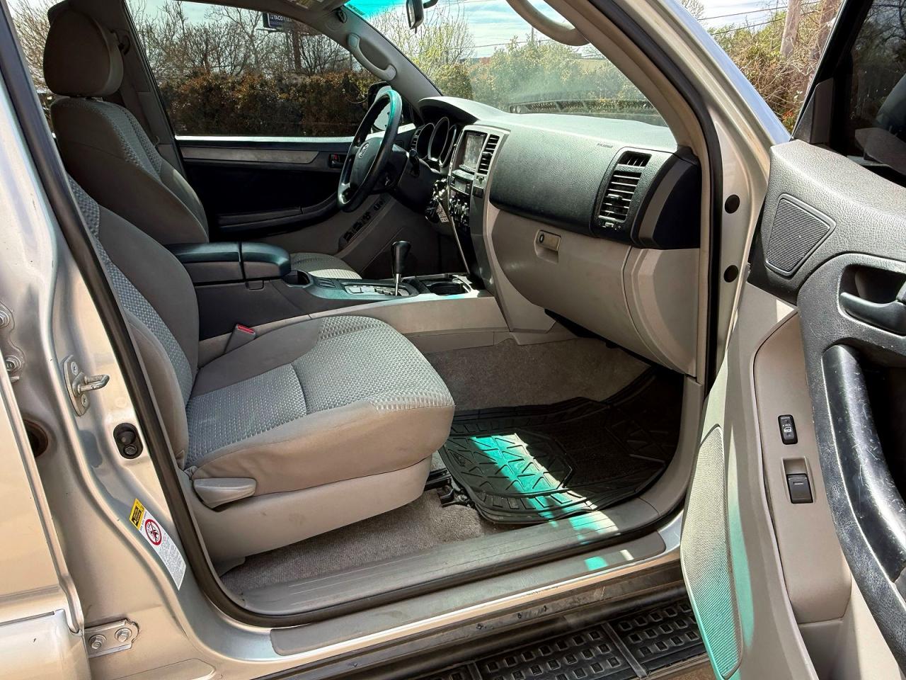 2008 Toyota 4runner Sr5 Silver vin: JTEZU14R58K007791