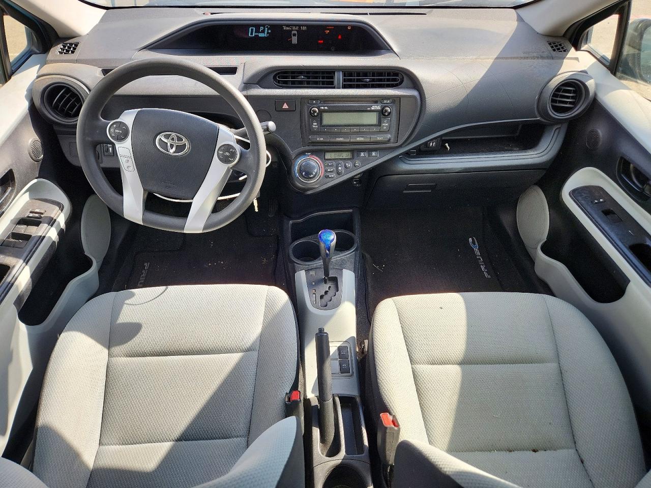 2014 Toyota Prius C One Turquoise vin: JTDKDTB37E1077844