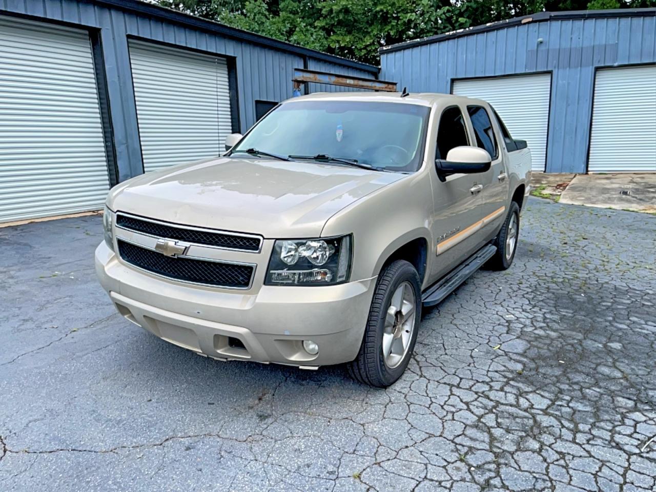 2008 Chevrolet Avalanche C1500 Gold vin: 3GNEC12008G272921