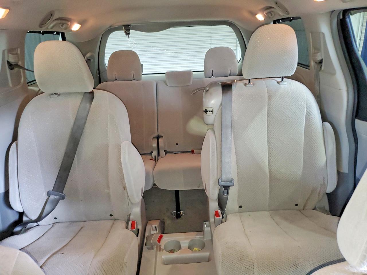 2013 Toyota Sienna Le Silver vin: 5TDKK3DC5DS333239