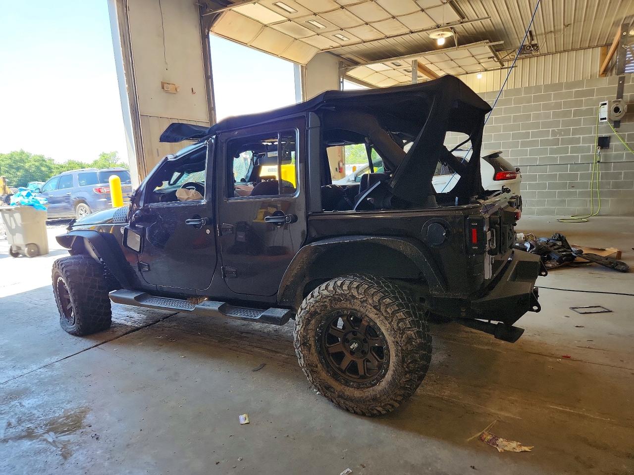 2013 Jeep Wrangler Unlimited Sport Black vin: 1C4BJWDG2DL682061