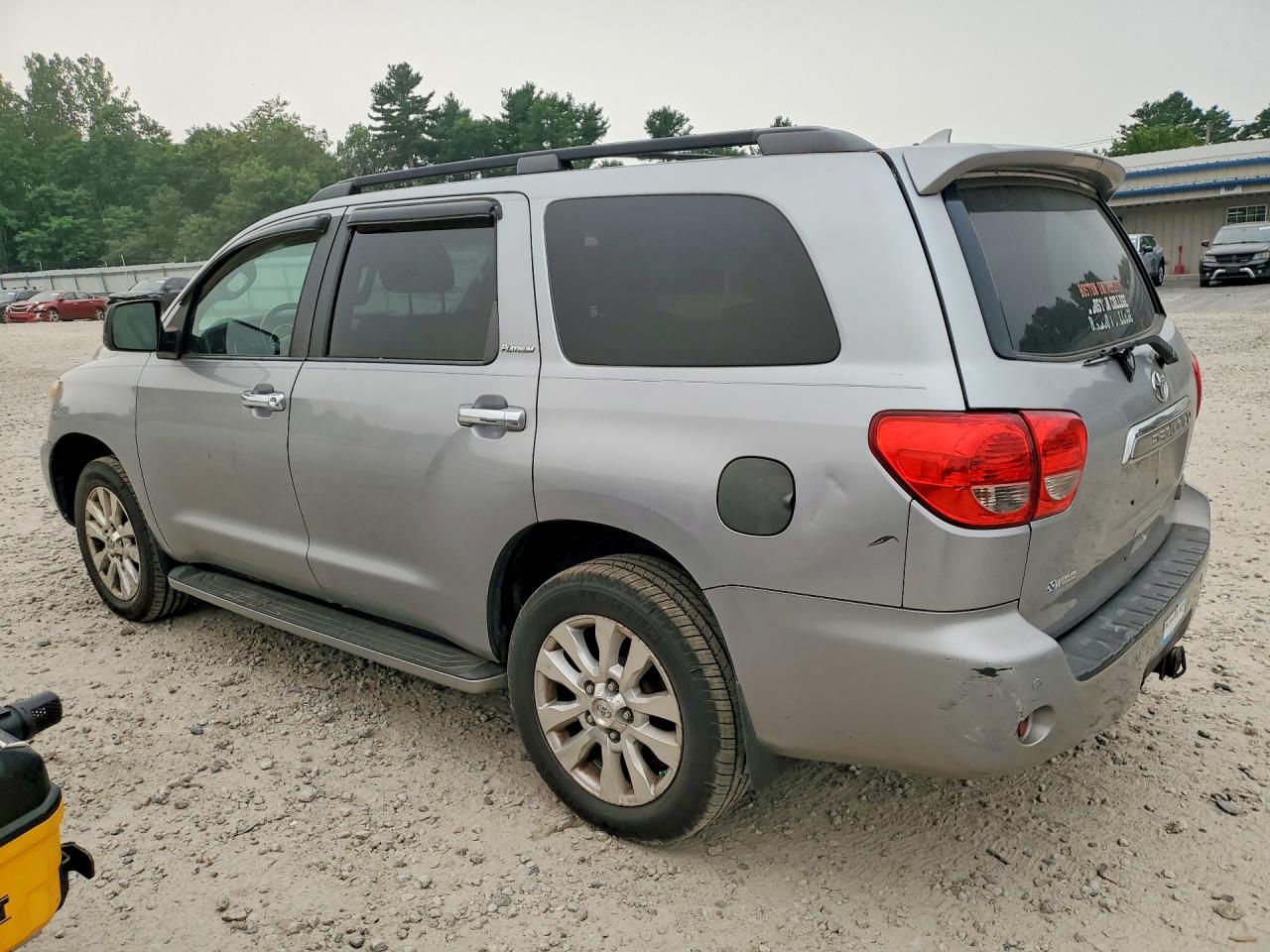 2011 Toyota Sequoia Platinum Silver vin: 5TDDY5G18BS049968