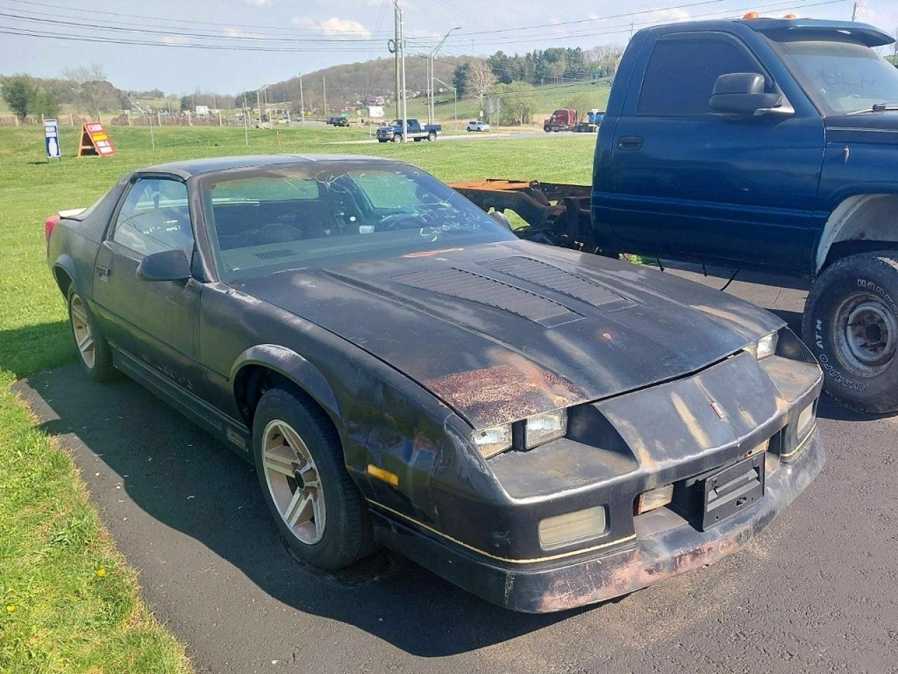 1987 Chev Camaro Black vin: 1G1FP21F9HN102666