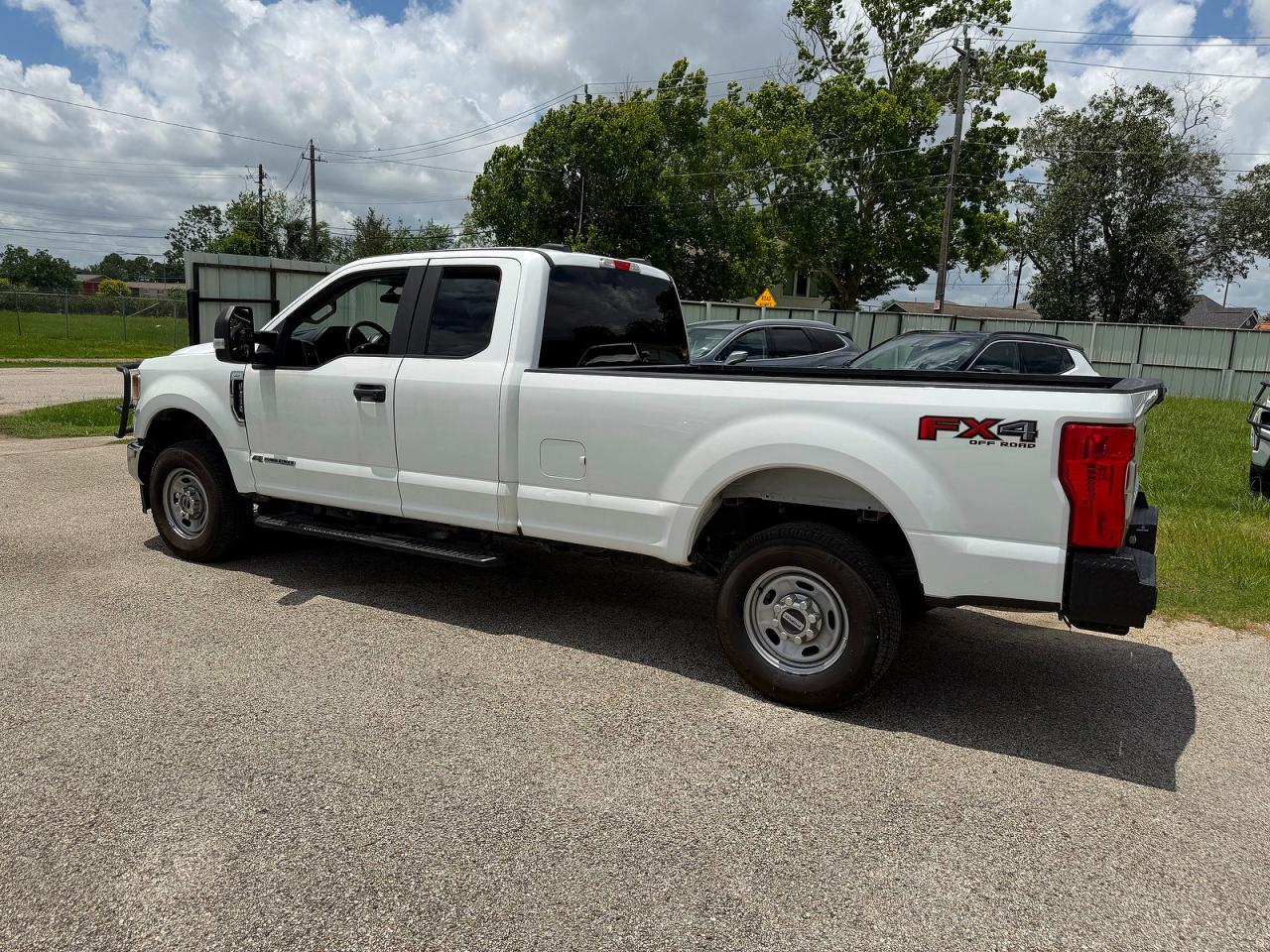2022 Ford F250 Super Duty White vin: 1FT8X2BT0NED76712