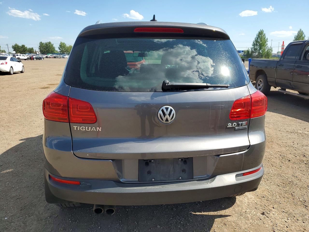 2015 Volkswagen Tiguan S Gray vin: WVGJV7AX7FW544216