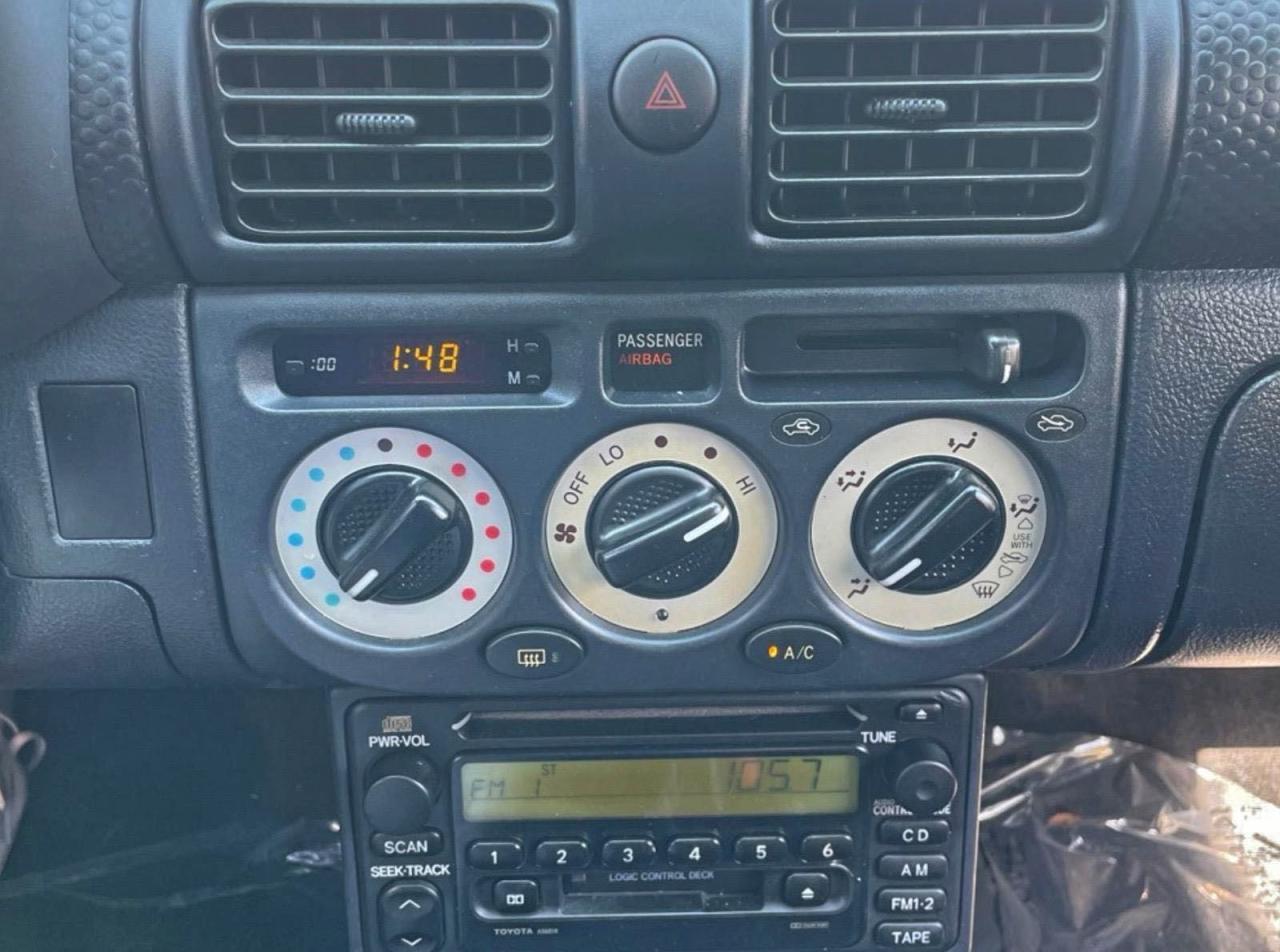 2000 Toyota Mr2 Spyder Серебряный vin: JTDFR3203Y0018812