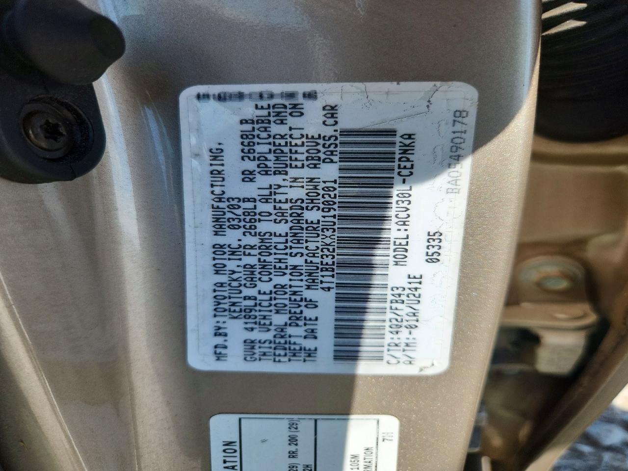 2003 Toyota Camry Le Gold vin: 4T1BE32KX3U190201