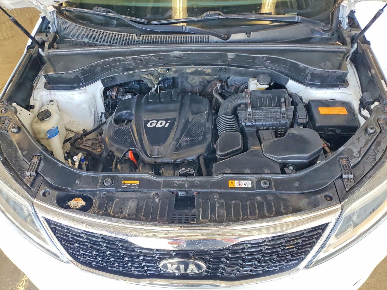 2015 Kia Sorento Lx White vin: 5XYKTCA69FG639971