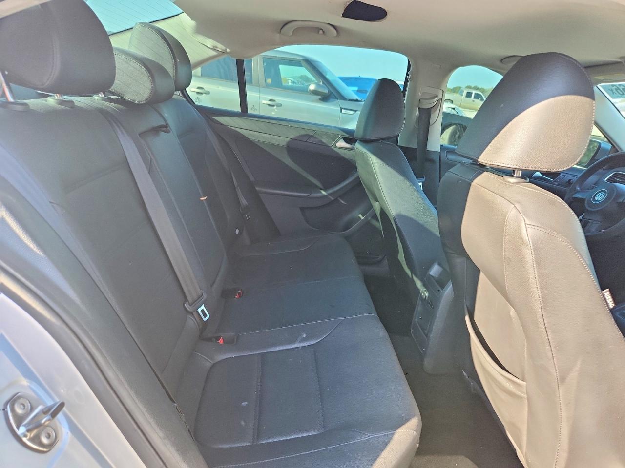 2012 Volkswagen Jetta Se Silver vin: 3VWDP7AJ3CM128857