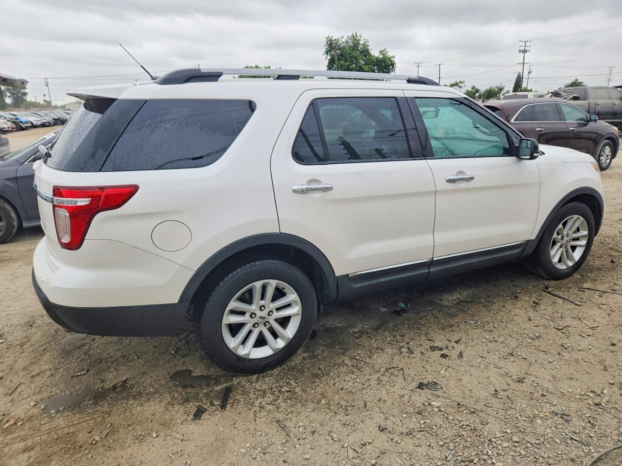 2014 Ford Explorer Xlt White vin: 1FM5K7D88EGB24892