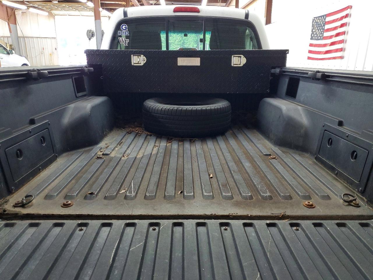 2006 Toyota Tacoma Base White vin: 5TENX22N56Z147087