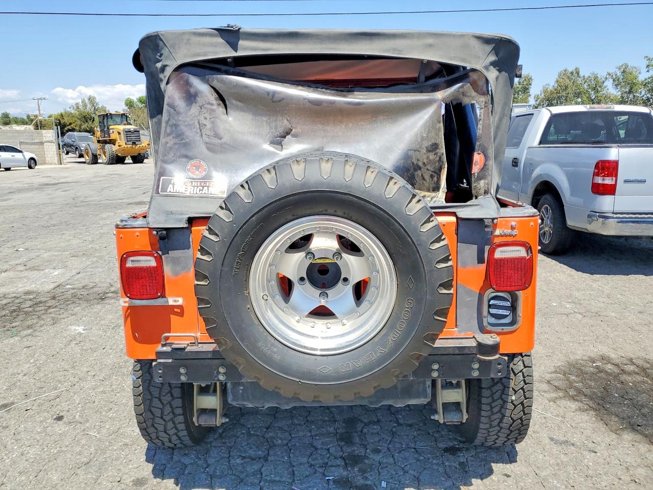1983 Jeep Jeep Cj7 Orange vin: 1JCCN87E2DT069077