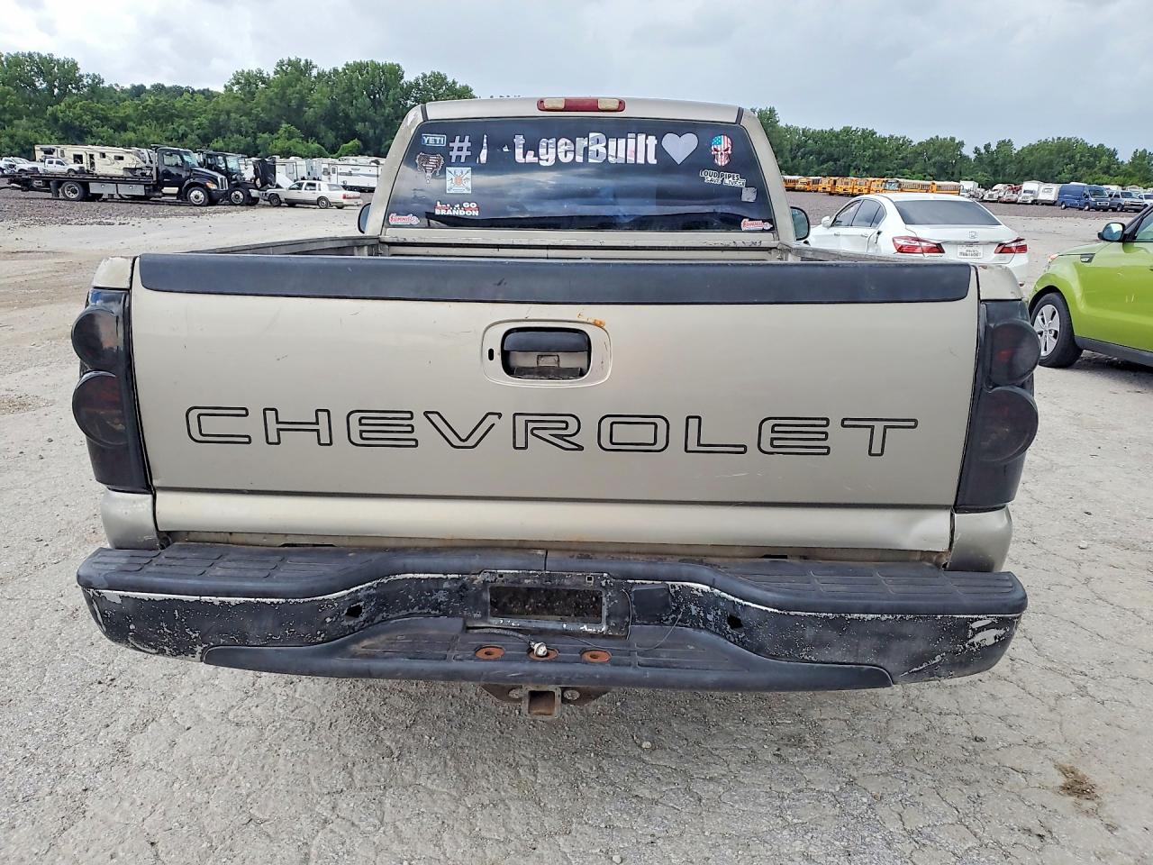 1999 Chevrolet Silverado C1500 Beige vin: 1GCEC14TXXZ152266