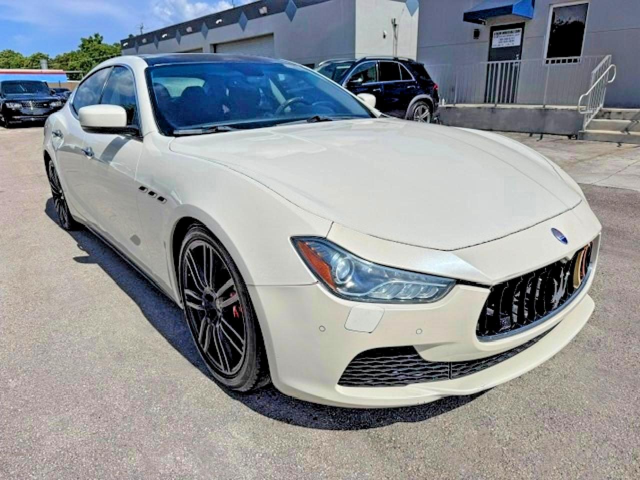 2014 Maserati Ghibli S White vin: ZAM57RTA9E1086058