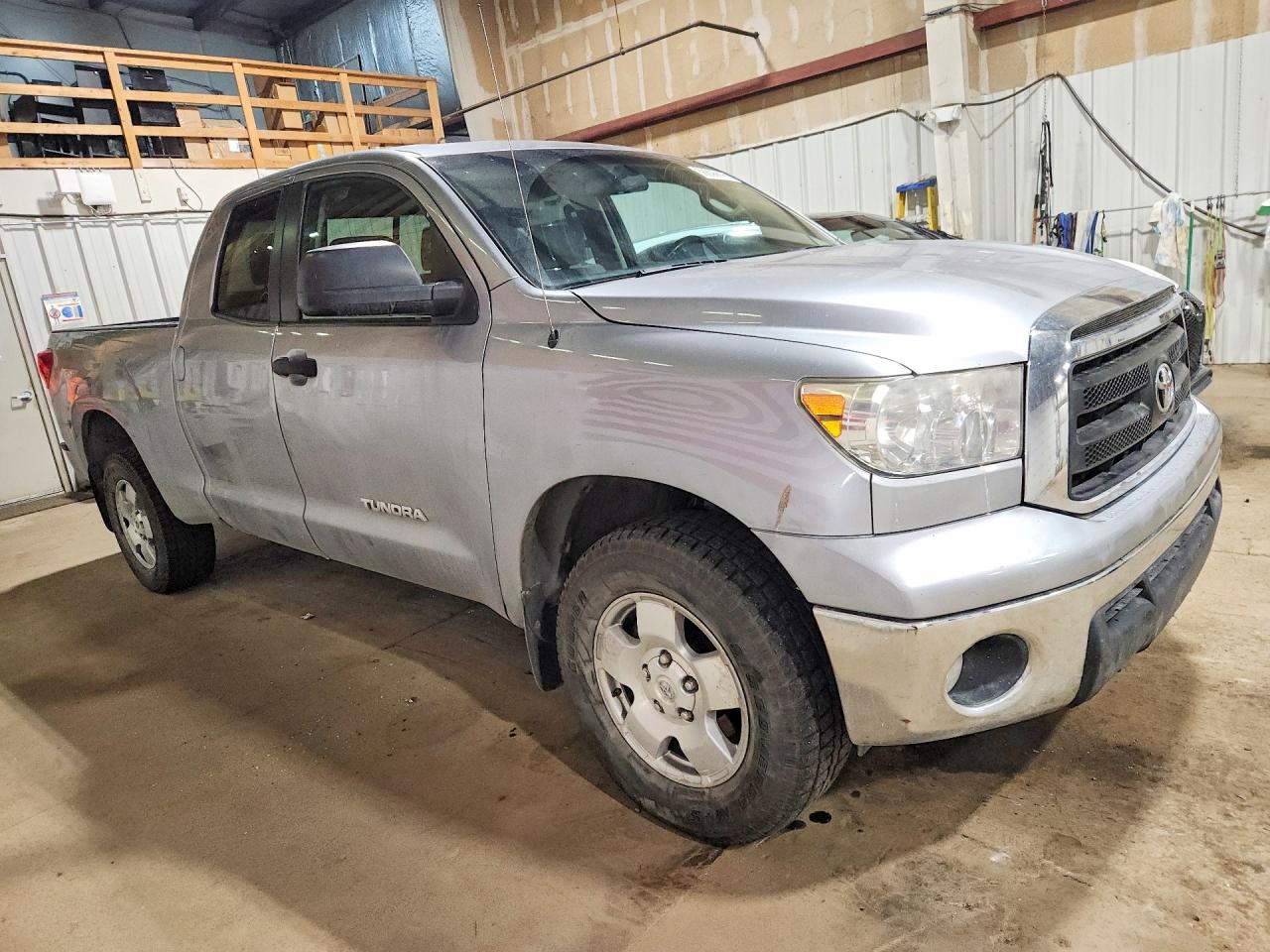 2013 Toyota Tundra Double Cab Sr5 Серый vin: 5TFUM5F10DX040451