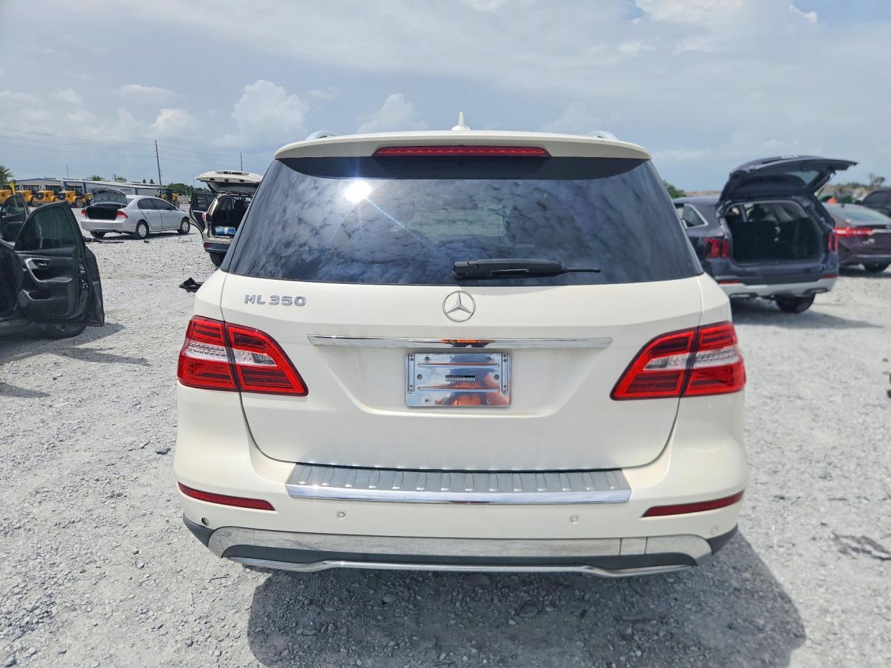 2015 Mercedes-benz Ml 350 White vin: 4JGDA5JB9FA455729