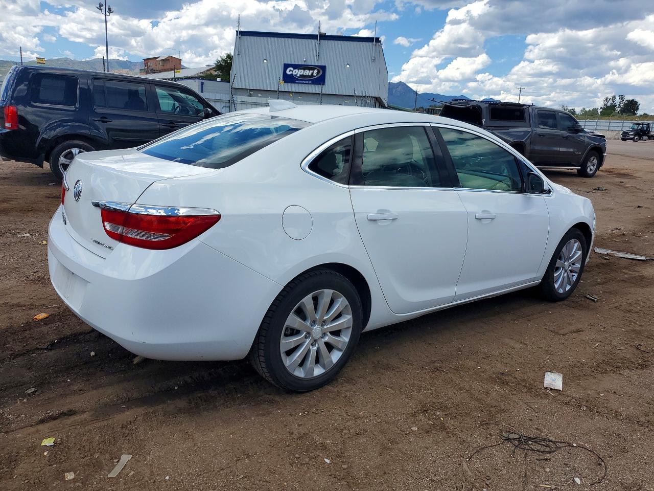 2015 Buick Verano White vin: 1G4PP5SK7F4217533