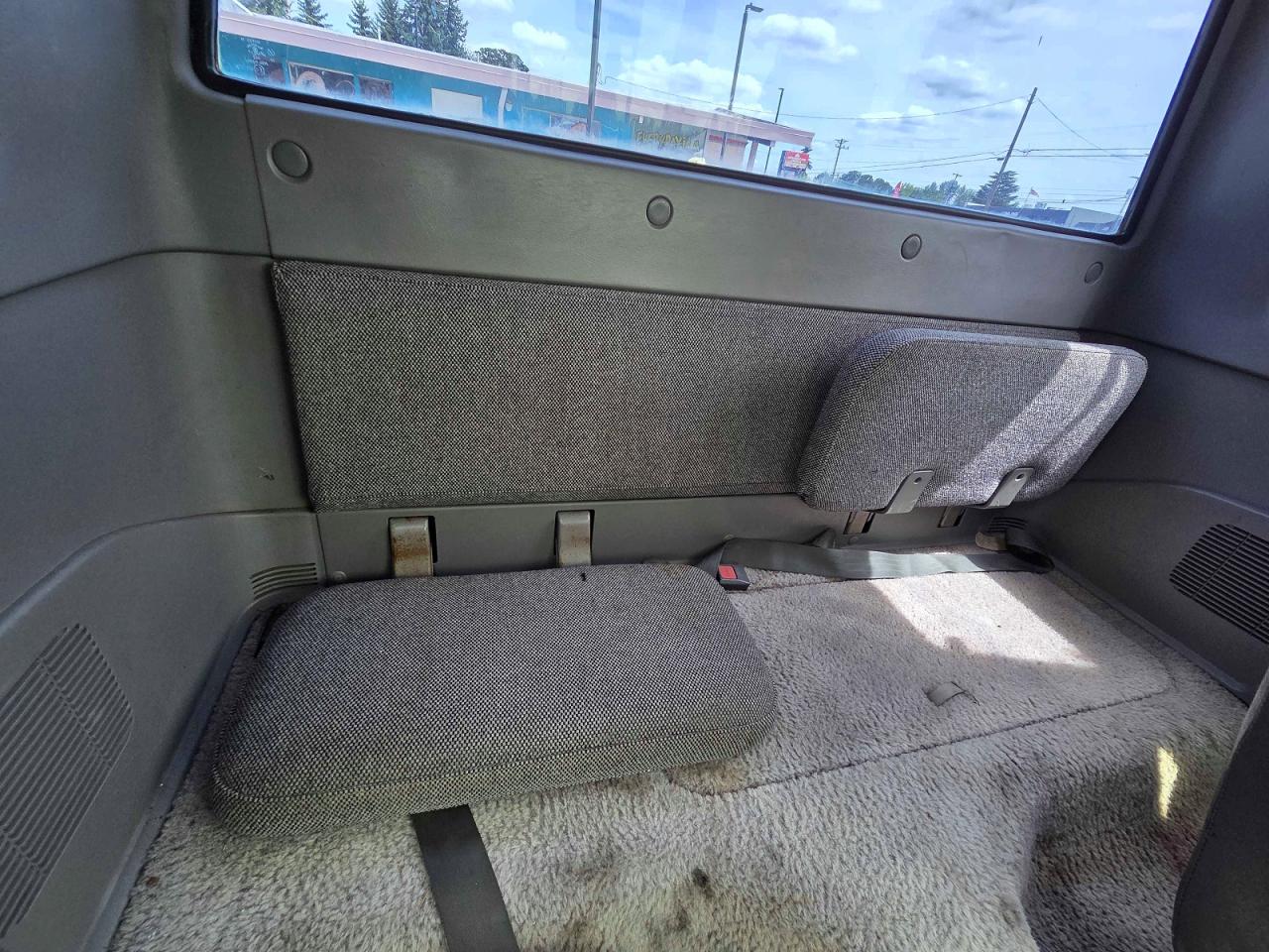 1989 Mazda B2200 Cab Plus Silver vin: JM2UF3135K0720502