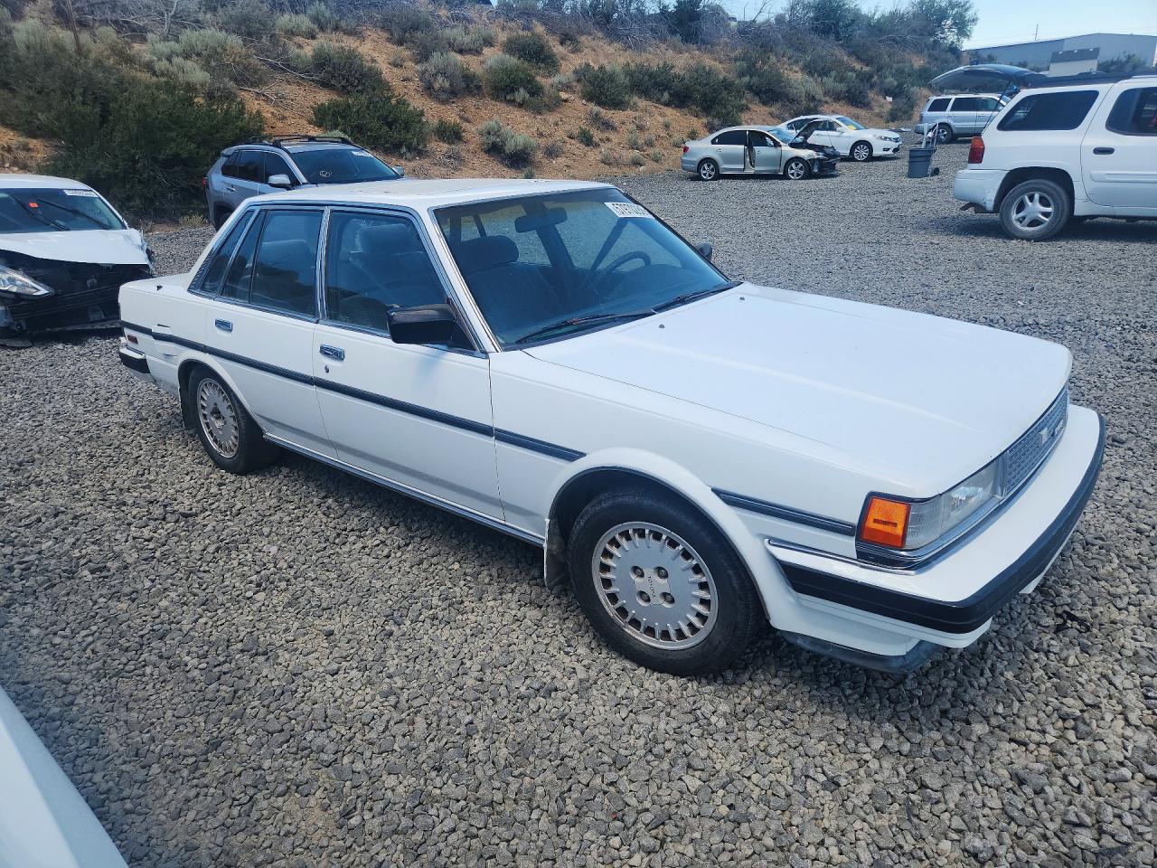 1986 Toyota Cressida Luxury White vin: JT2MX73E3G0058068