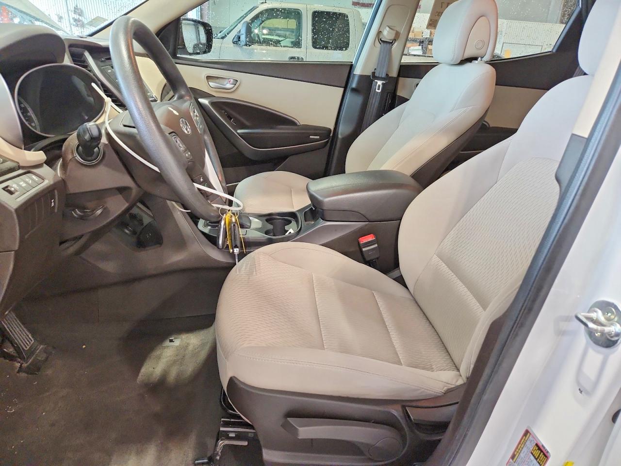 2018 Hyundai Santa Fe Sport 2.4l Белый vin: 5NMZTDLB7JH062872