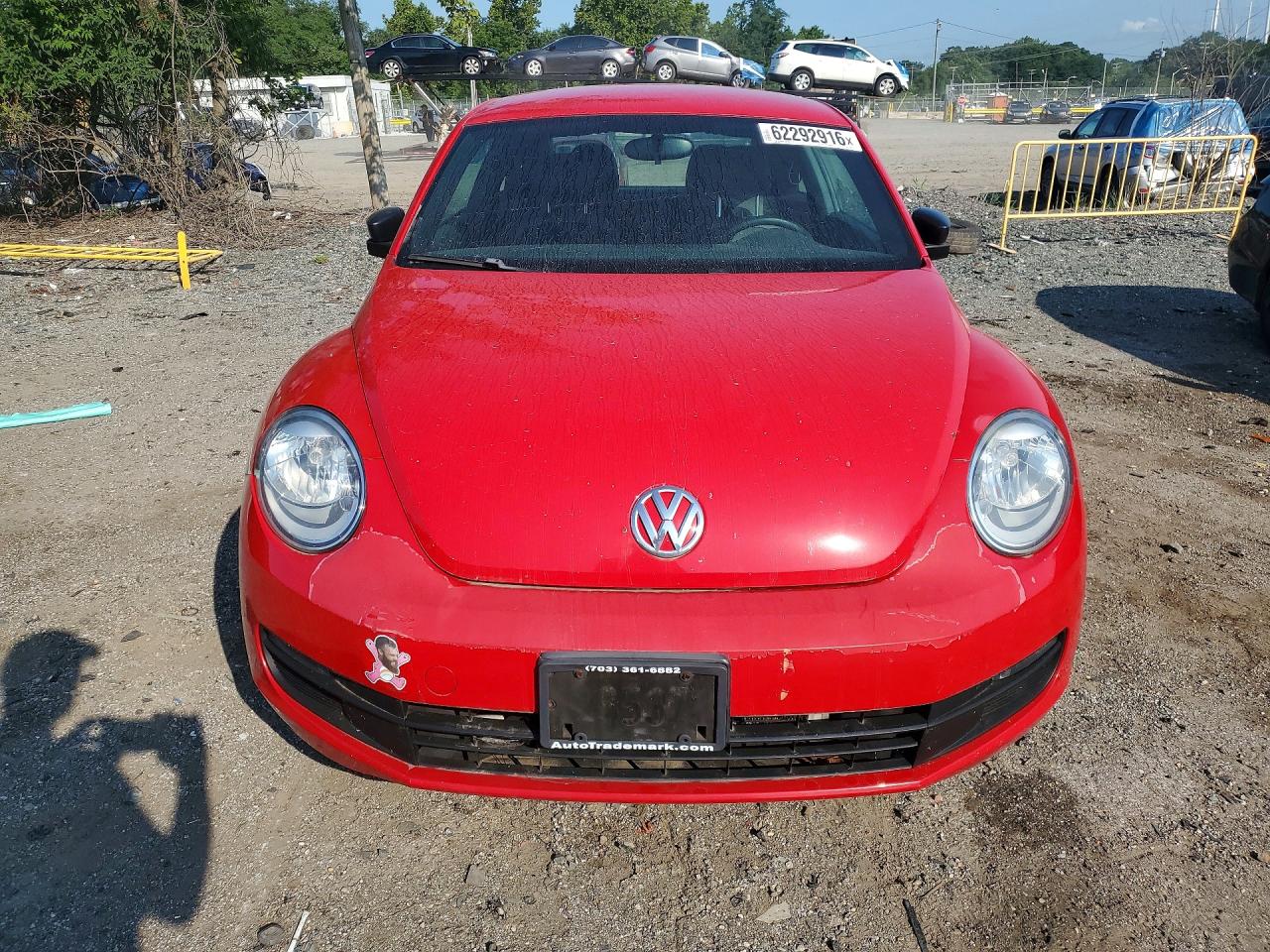 2015 Volkswagen Beetle 1.8t Красный vin: 3VWF17AT3FM636973