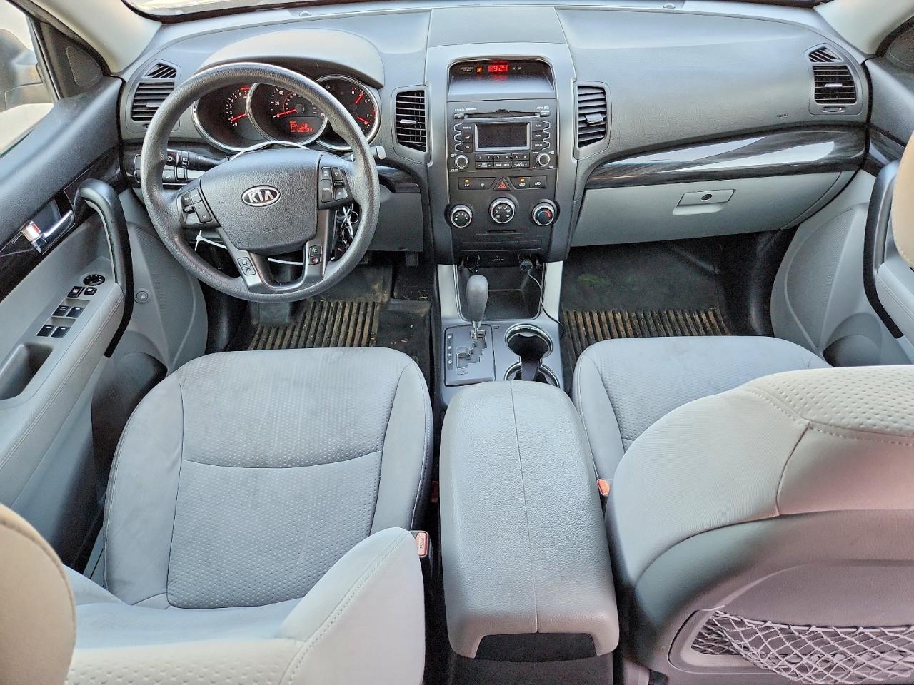 2011 Kia Sorento Lx Серебряный vin: 5XYKT3A18BG046049