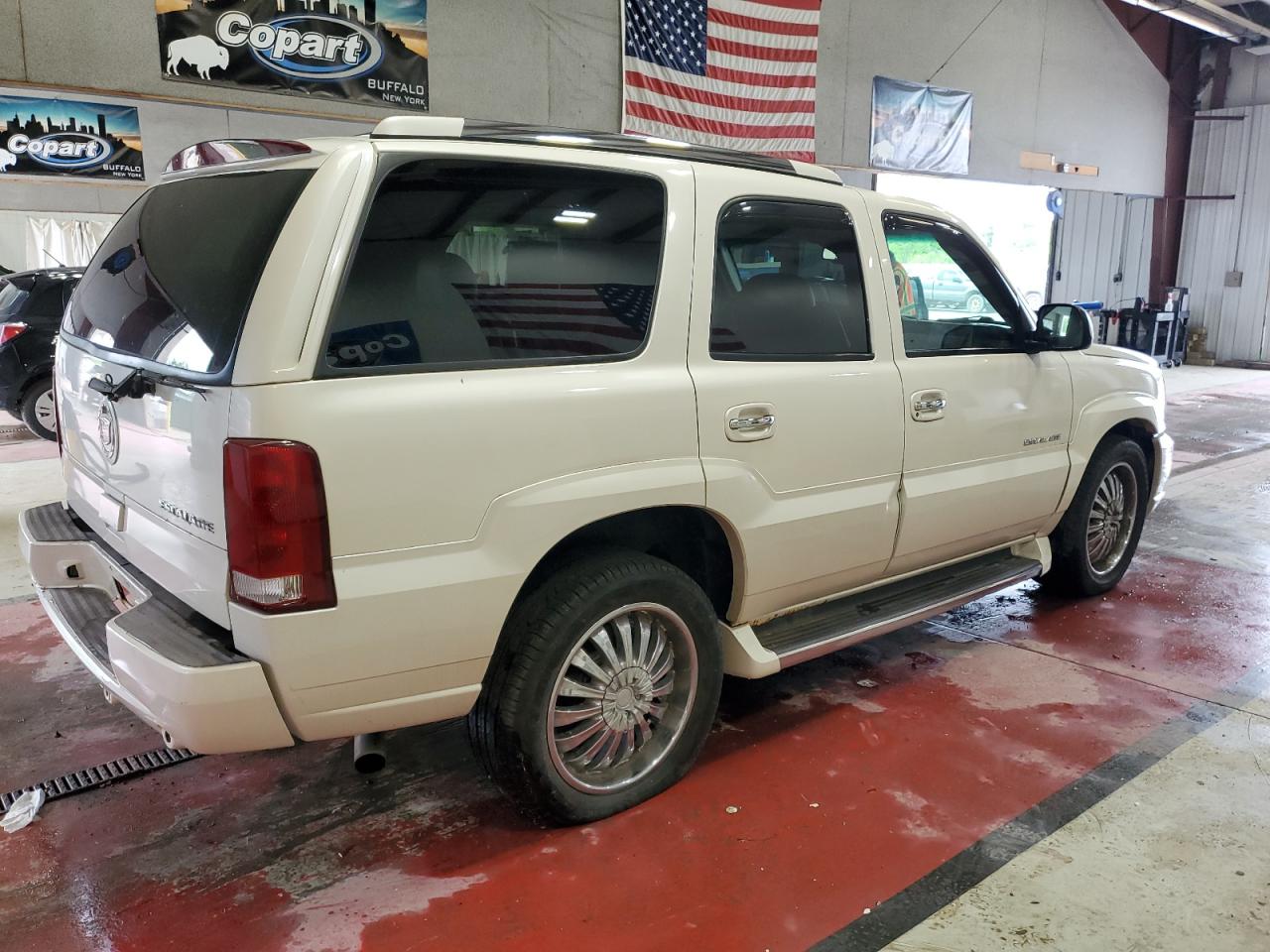 2003 Cadillac Escalade Luxury Белый vin: 1GYEK63N83R191493