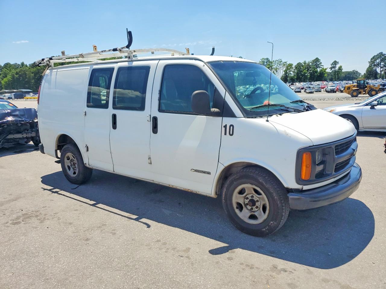 2001 Chevrolet Express G2500 White vin: 1GCFG25WX11140230