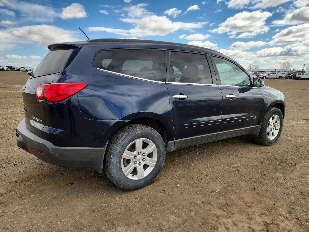 2010 Chev Traverse Lt Blue vin: 1GNLRGED3AS144050