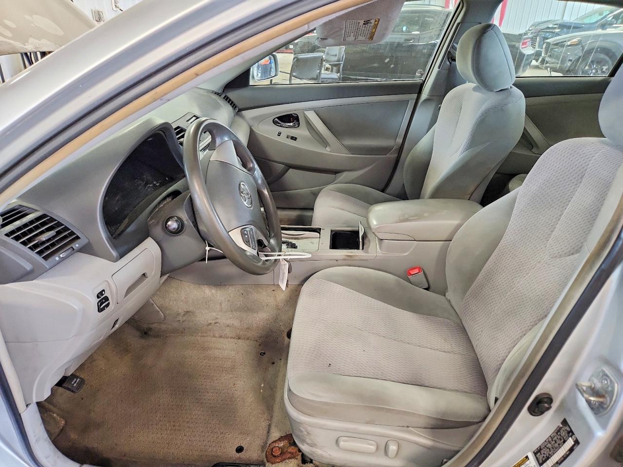 2010 Toyota Camry Le Серебряный vin: 4T1BF3EK8AU079829