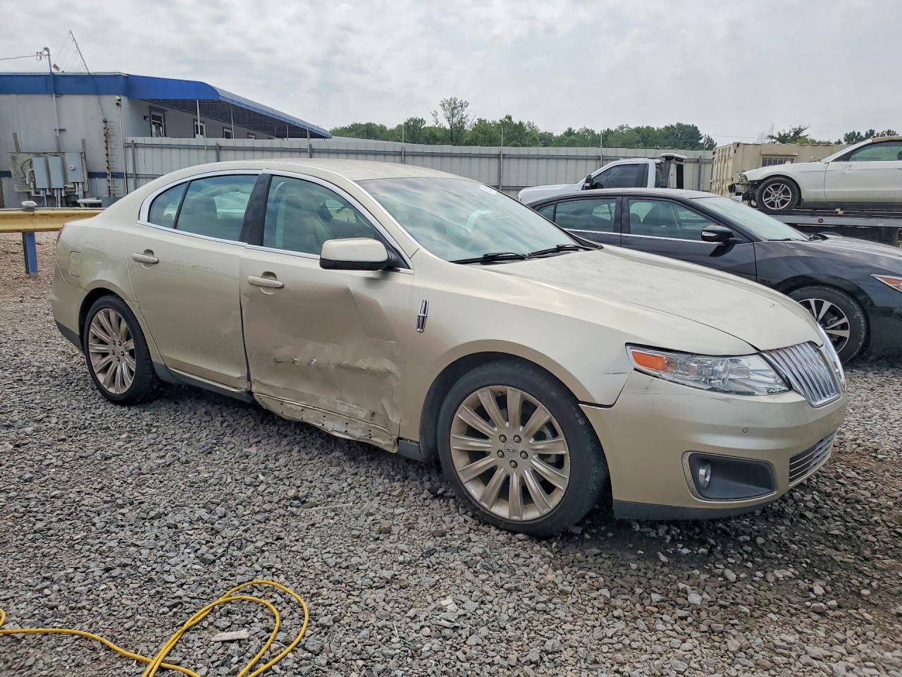 2010 Lincoln Mks Gold vin: 1LNHL9DR4AG611757