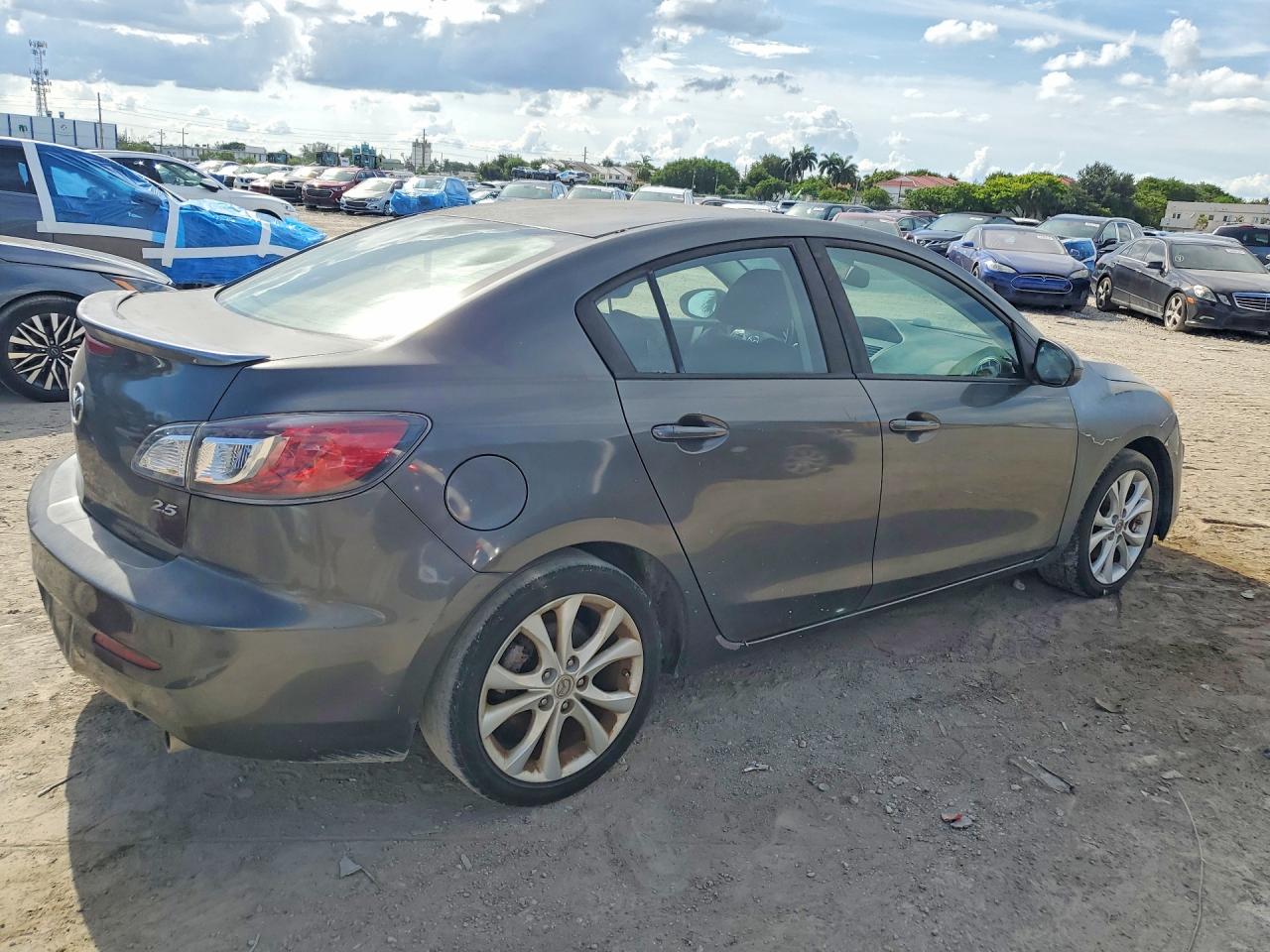 2011 Mazda 3 S Gray vin: JM1BL1W52B1393716