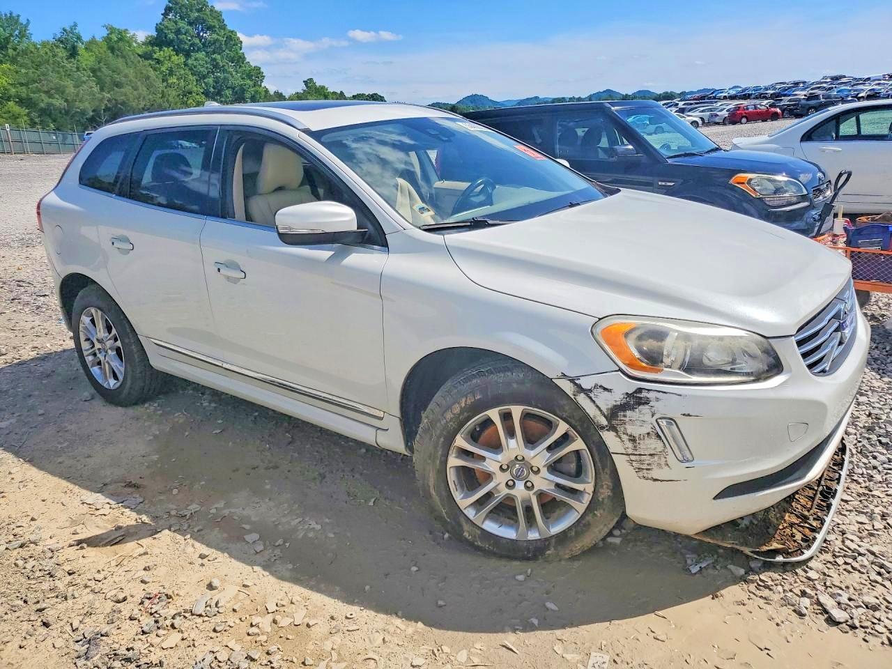 2015 Volvo Xc60 T5 Premier White vin: YV440MDC8F2608159