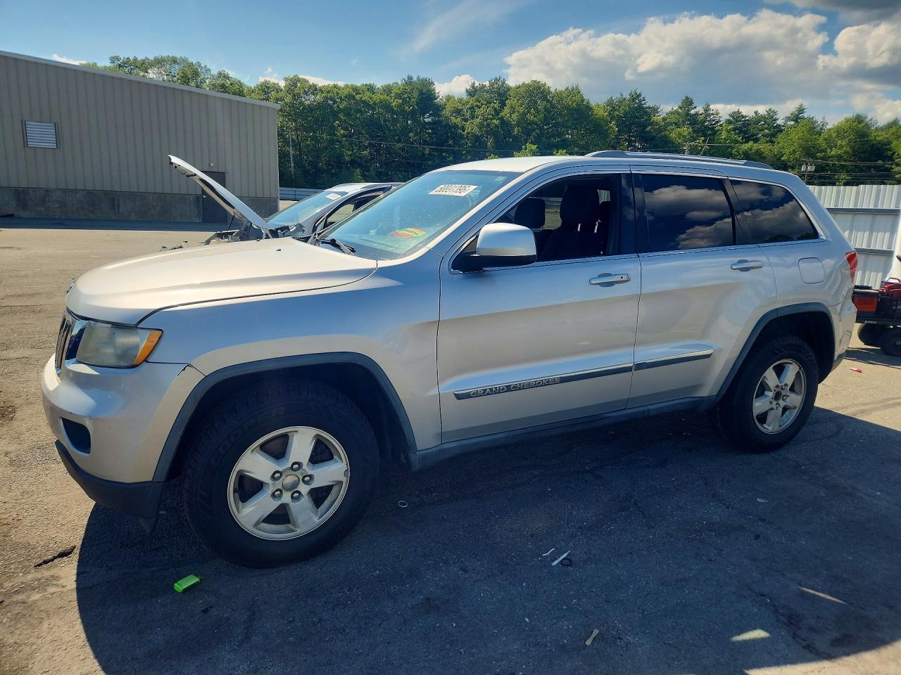 2011 Jeep Grand Cherokee Laredo Silver vin: 1J4RR4GGXBC551491