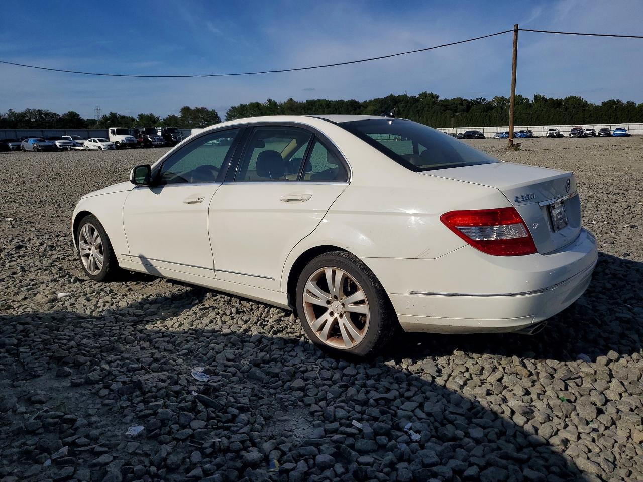 2008 Mercedes-benz C 300 4matic White vin: WDDGF81X08F139972