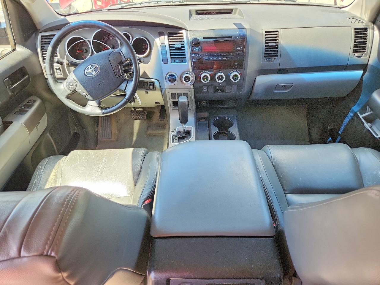 2011 Toyota Sequoia Sr5 Burgundy vin: 5TDBY5G1XBS050269