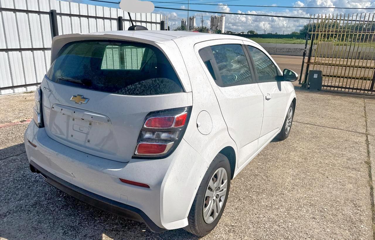 2018 Chevrolet Sonic Белый vin: 1G1JG6SH9J4110845