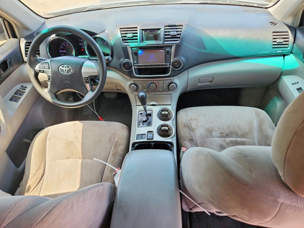2013 Toyota Highlander Base Silver vin: 5TDZA3EH2DS044816