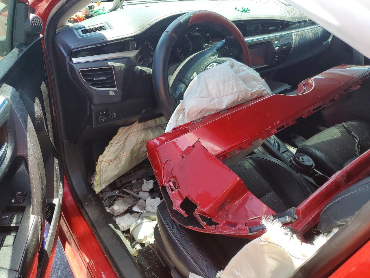 2014 Toyota Corolla S Plus Red vin: 5YFBURHE5EP133304
